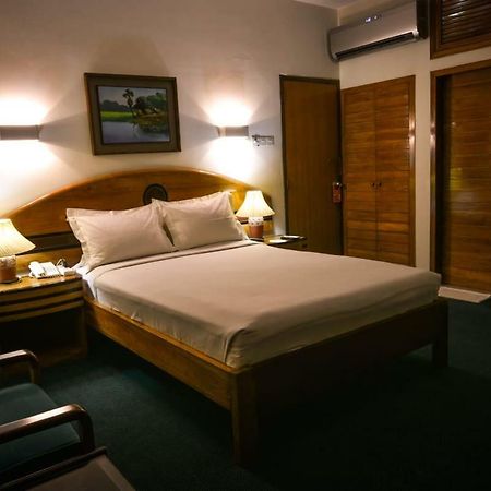 White House Hotel - City Center Dhaka Eksteriør billede