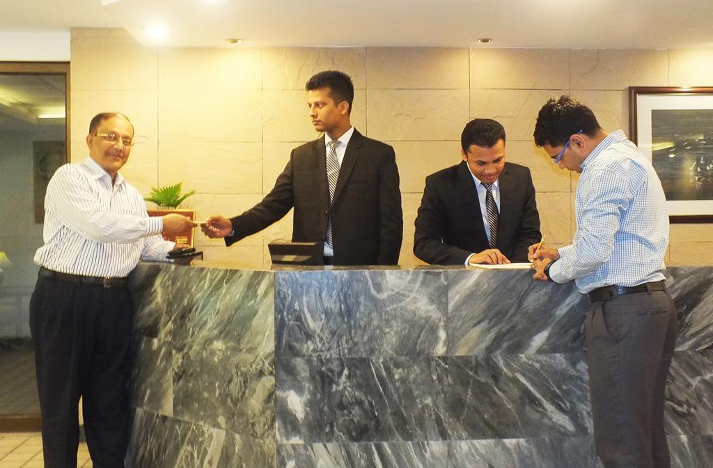 White House Hotel - City Center Dhaka Eksteriør billede