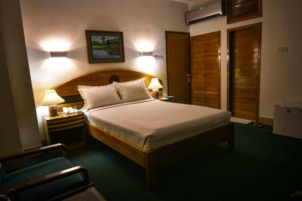 White House Hotel - City Center Dhaka Eksteriør billede
