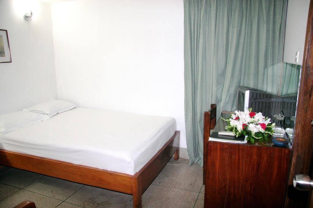 White House Hotel - City Center Dhaka Eksteriør billede